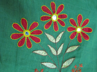 Aamader Blog: Hand Embroidered Saree/ Embroidered Sari