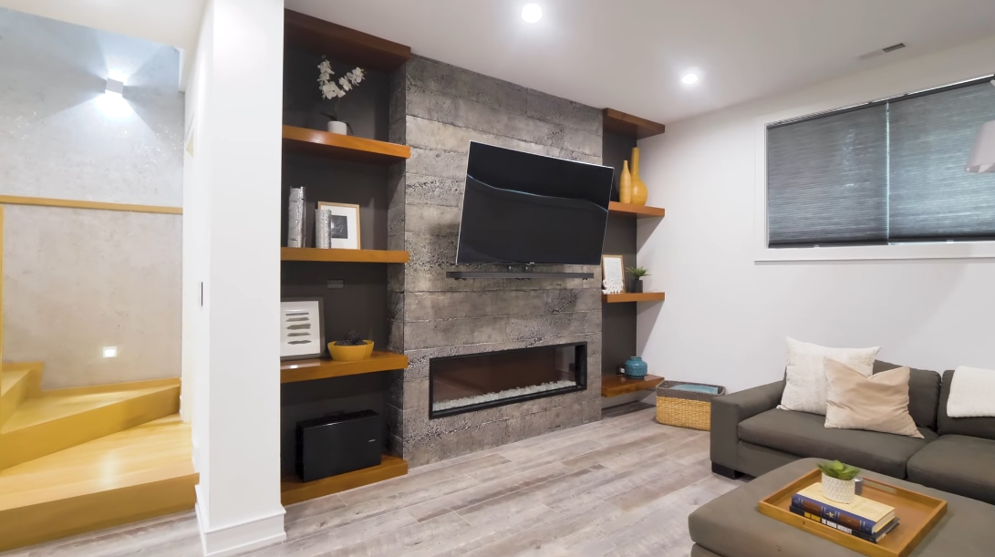 35 Interior Design Photos vs. 3046 N Ashland Ave Unit 1, Chicago Luxury Townhome Tour
