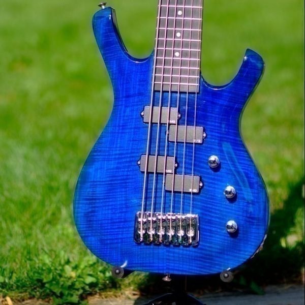 Canadian Vintage Guitar Hunt 1989 LARRIVEE 6 String Bass Guitar