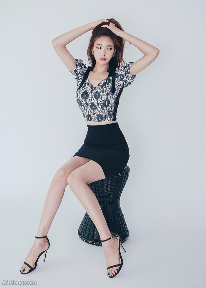 Beautiful Park Jung Yoon in the fashion photos in May 2017 (403 photos)