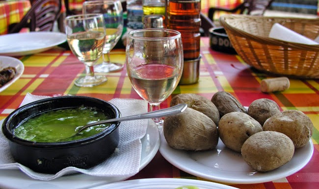 Papas arrugadas con mojo canario