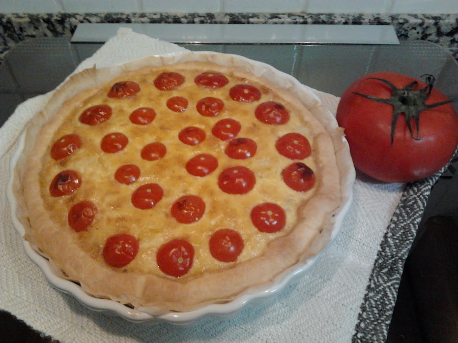 Quiche de atún, arroz y tomatito cherry