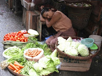 Pemberdayaan Ekonomi Kerakyatan Pada Pasar Tradisional Pemberdayaan Ekonomi Kerakyatan Pada Pasar Tradisional