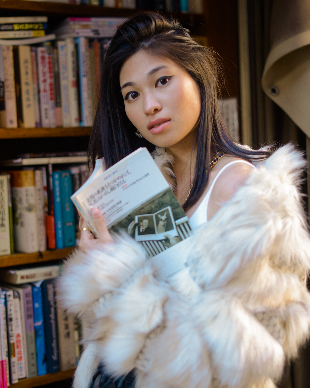 Jimbocho book town, fur coat in Tokyo, simple outfit with fur coats, winter outfit ideas in Tokyo - FOREVERVANNY