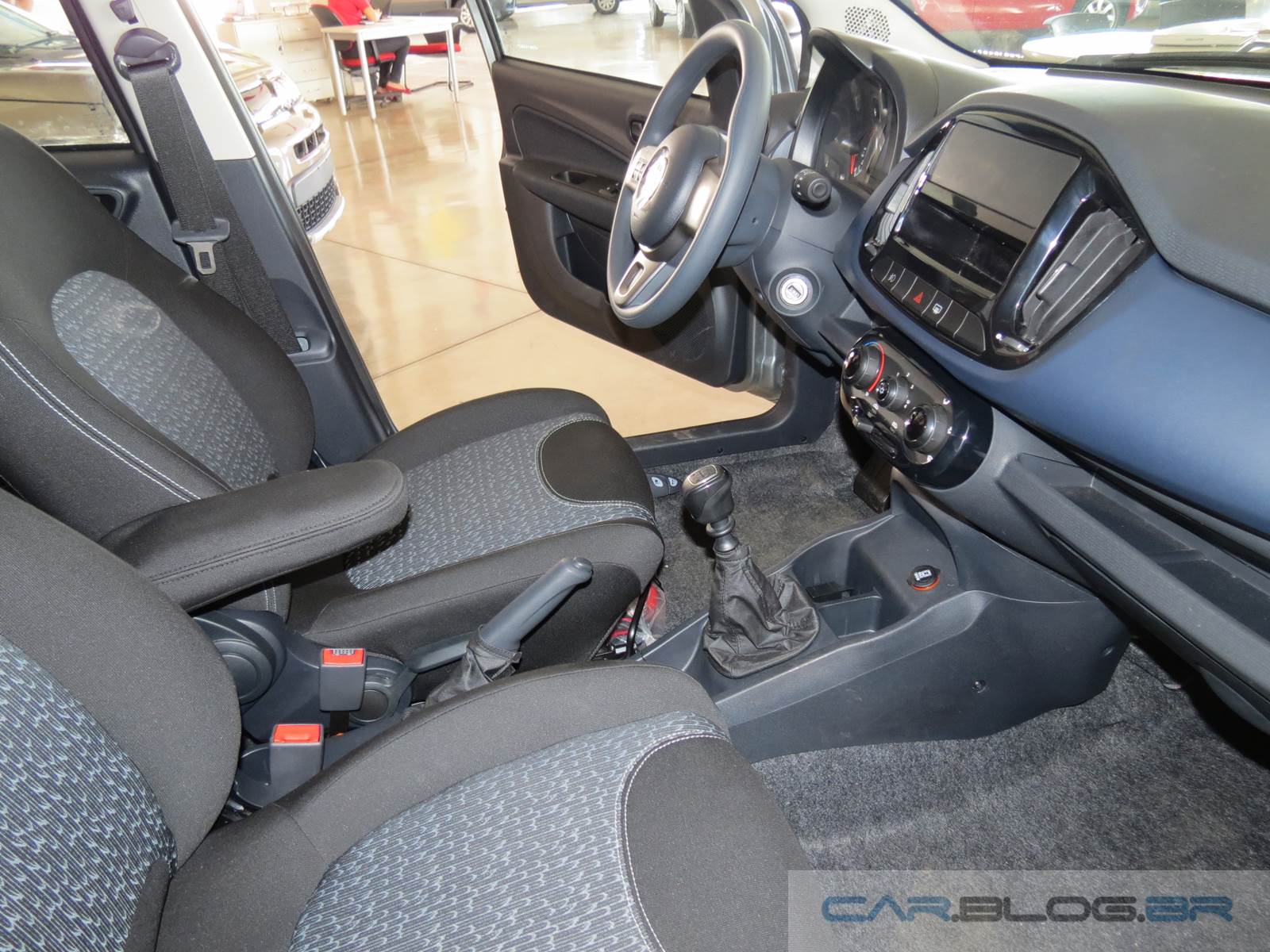Novo Fiat Uno Way 2015 - interior