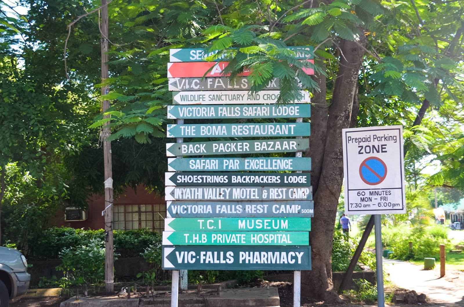 victoria falls street sign