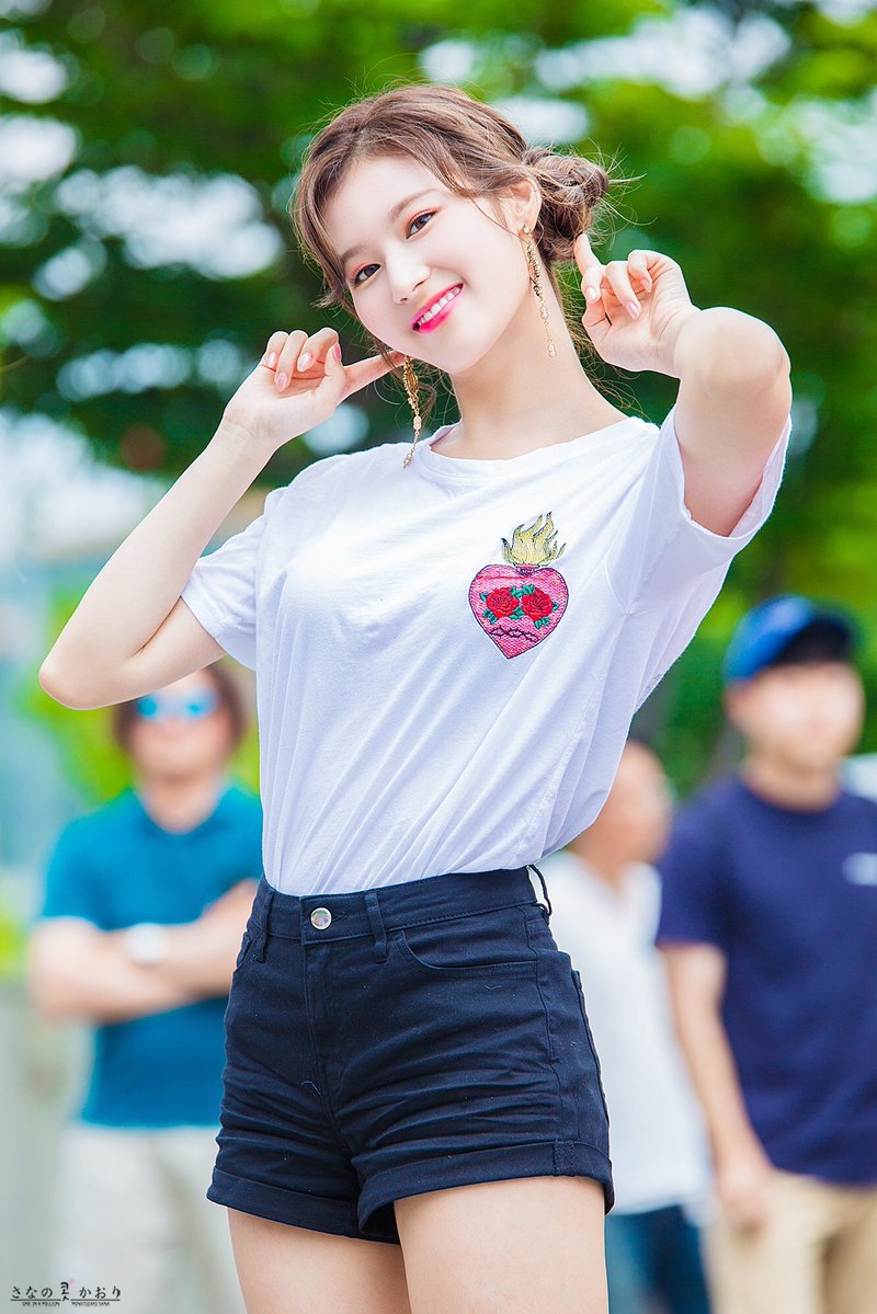 This Is How TWICE Sana Looks In Real Life! KPop News