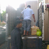 Sewa Truk angkut barang pindahan. Sewa Truk angkut barang pindahan.