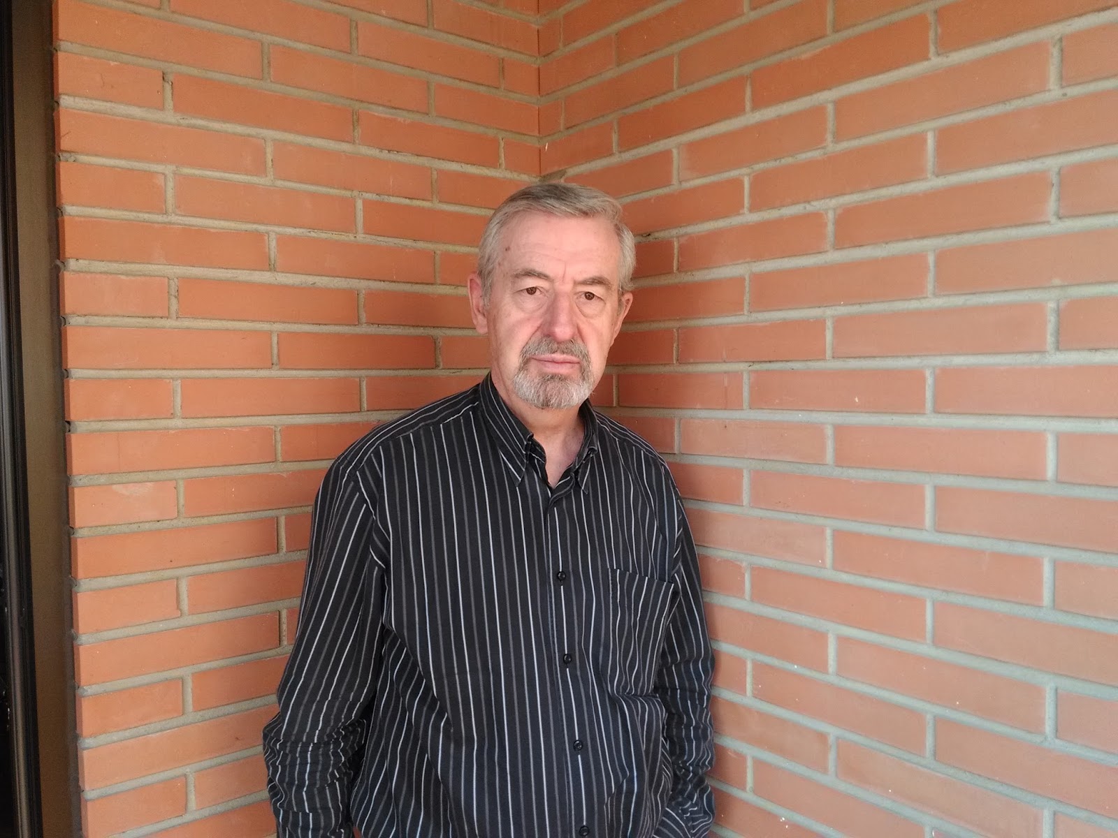 ESCRITORES RECÓNDITOS Francisco Javier Aguirre