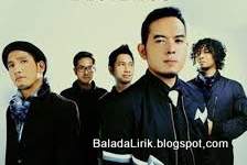 Lirik Lagu Samsons Kenangan Terindah Darimu kutemukan hidupku bagiku kaulah cinta sejati. lirik lagu samsons kenangan terindah