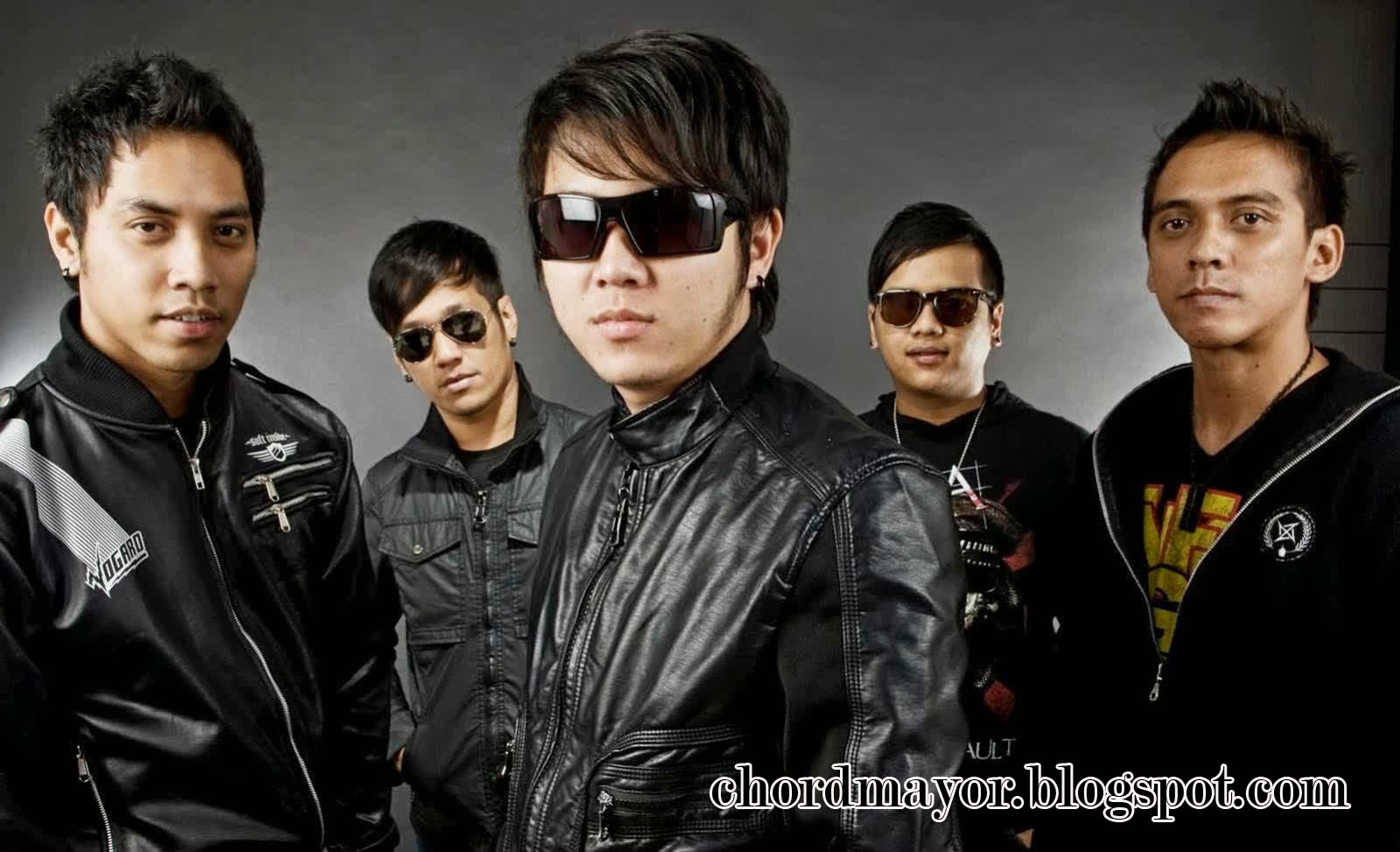 Five Minutes Semakin Ku Kejar Semakin Kau Jauh Chord