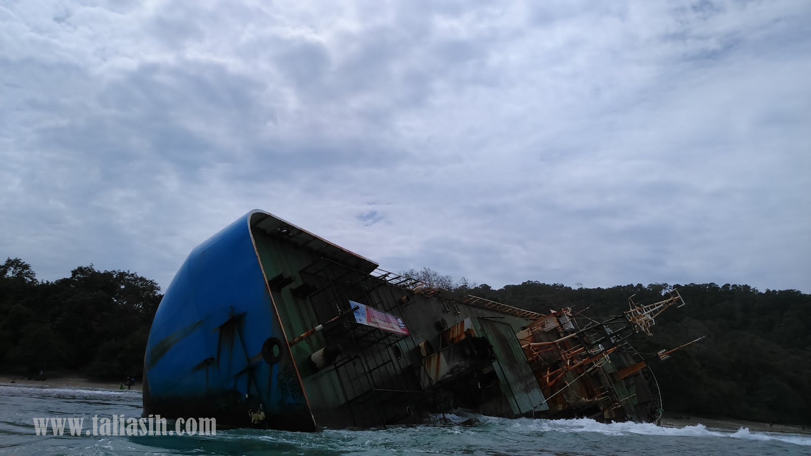 Meski Mendung Tetap Asyik Di Pangandaran
