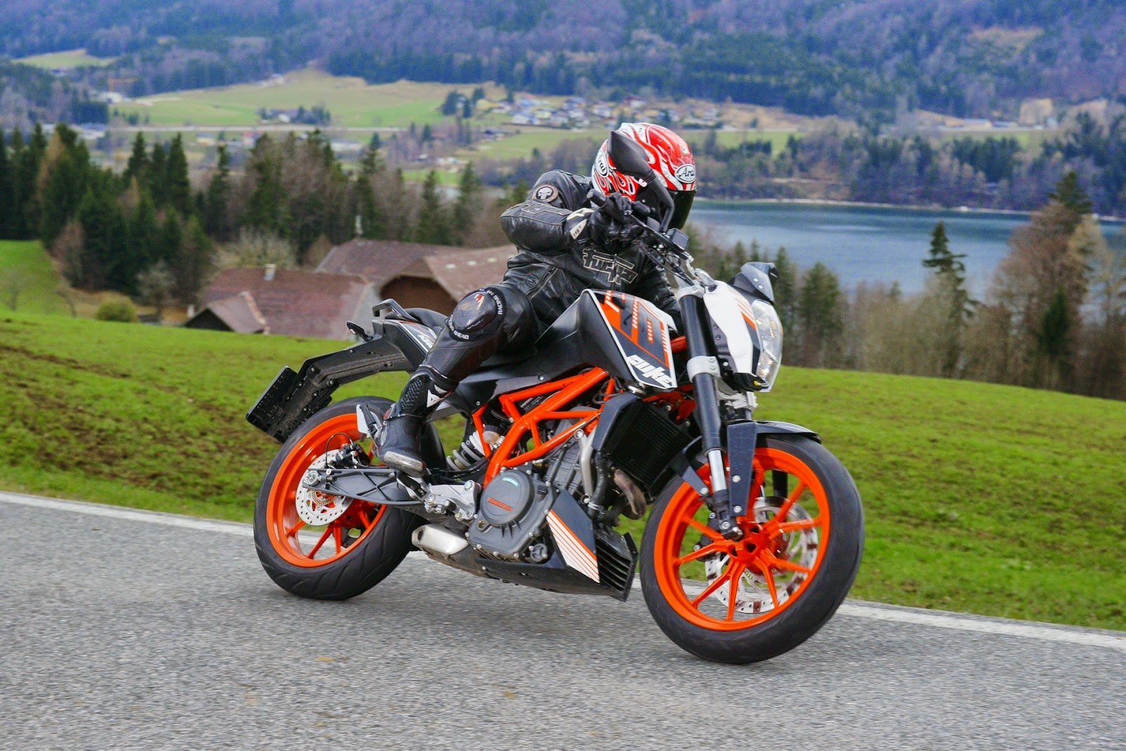 New Motorcycle: KTM Duke 390 USA Price, Review and Specs