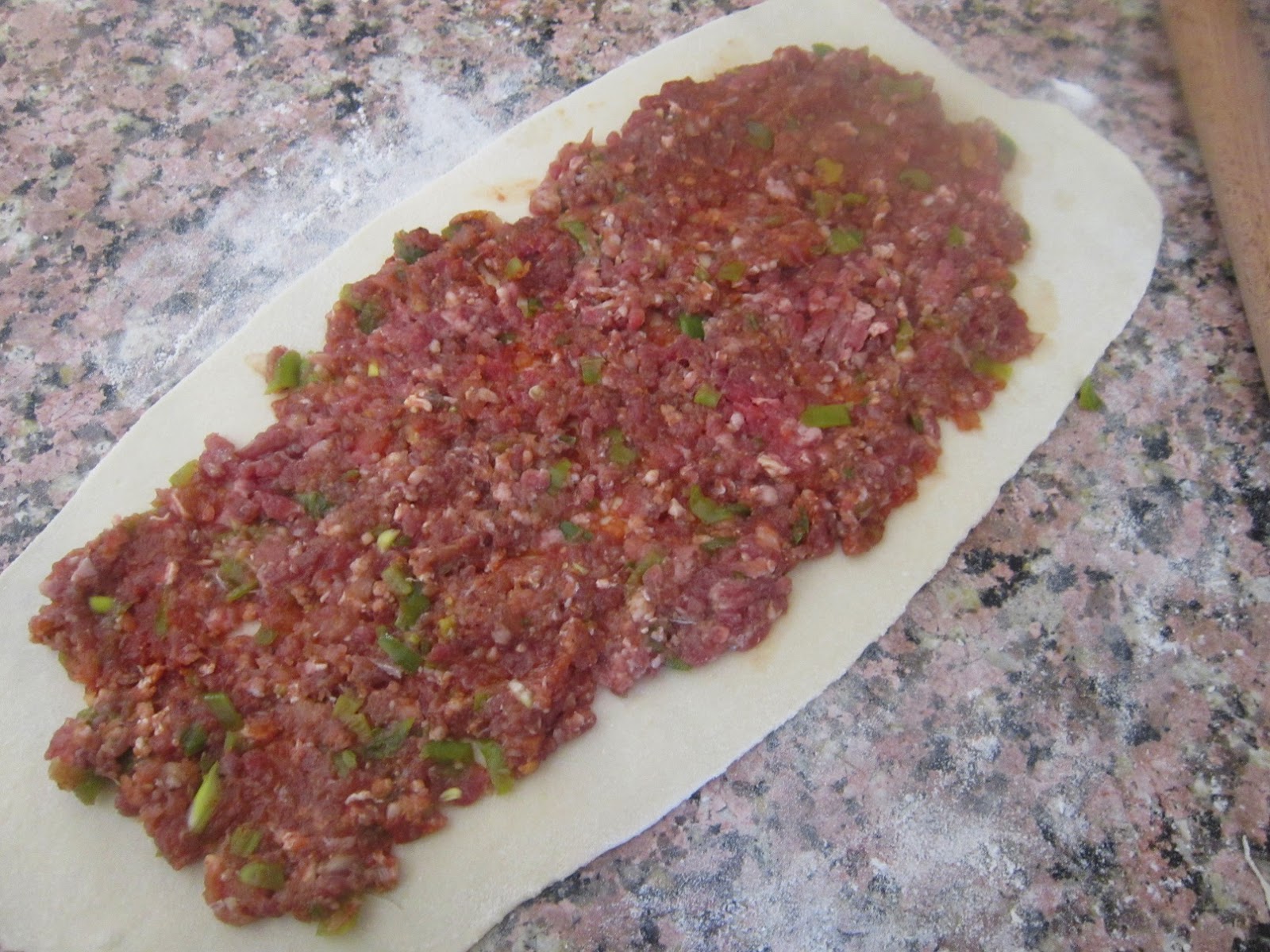 MENEKŞE RENGİ KARADENİZ PİDESİ