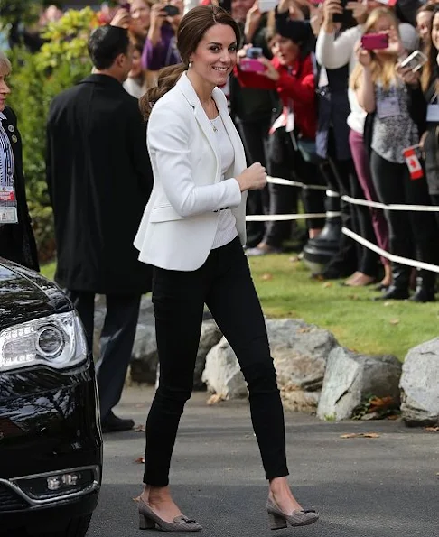 Kate Middleton wore ZARA jacket and jeans and H&M top and new shoes J. Crew avery heels