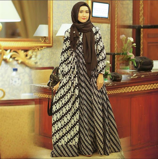 Trend model busana batik muslimah syar'i terbaru untuk lebaran 2017/2018 Trend model busana batik muslimah syar'i terbaru untuk lebaran 2017/2018