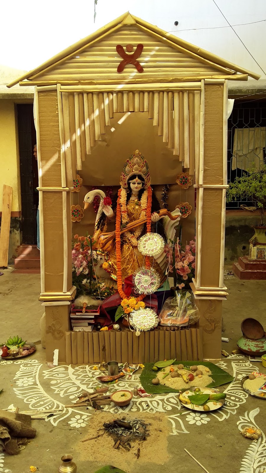 Featured image of post Theme Saraswati Puja Pandal Decoration Image