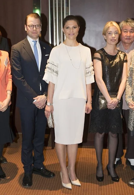 Crown Princess Victoria attended a dinner hosted by the president of the Swedish Arts and Culture the Company.