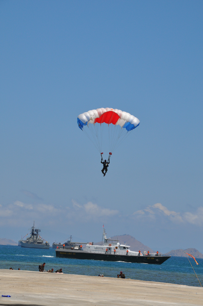 Majalah Citra Bangsa: Sailing Pass dan Heli Water Jump Meriahkan Puncak ...