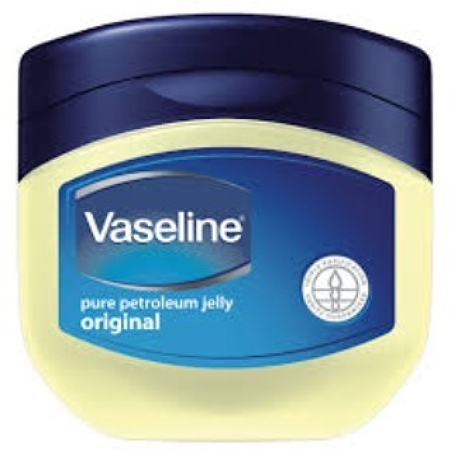 to gracemila's beauty blog Petroleum jelly as a make up remover