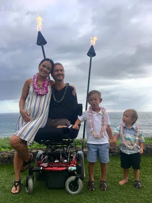 Photos: Limbless Pastor, Nick Vujicic And Wife Are Expecting Twins