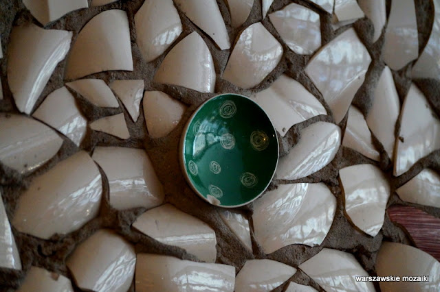 Warszawa Warsaw dekoracja mozaiki porcelit odpady ceramiczne kompozycja
