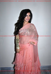 Gorgeous Isha Talwar Latest Sizzling hot navel show Stills in Transparent Saree, curvey, hot desi indian girl