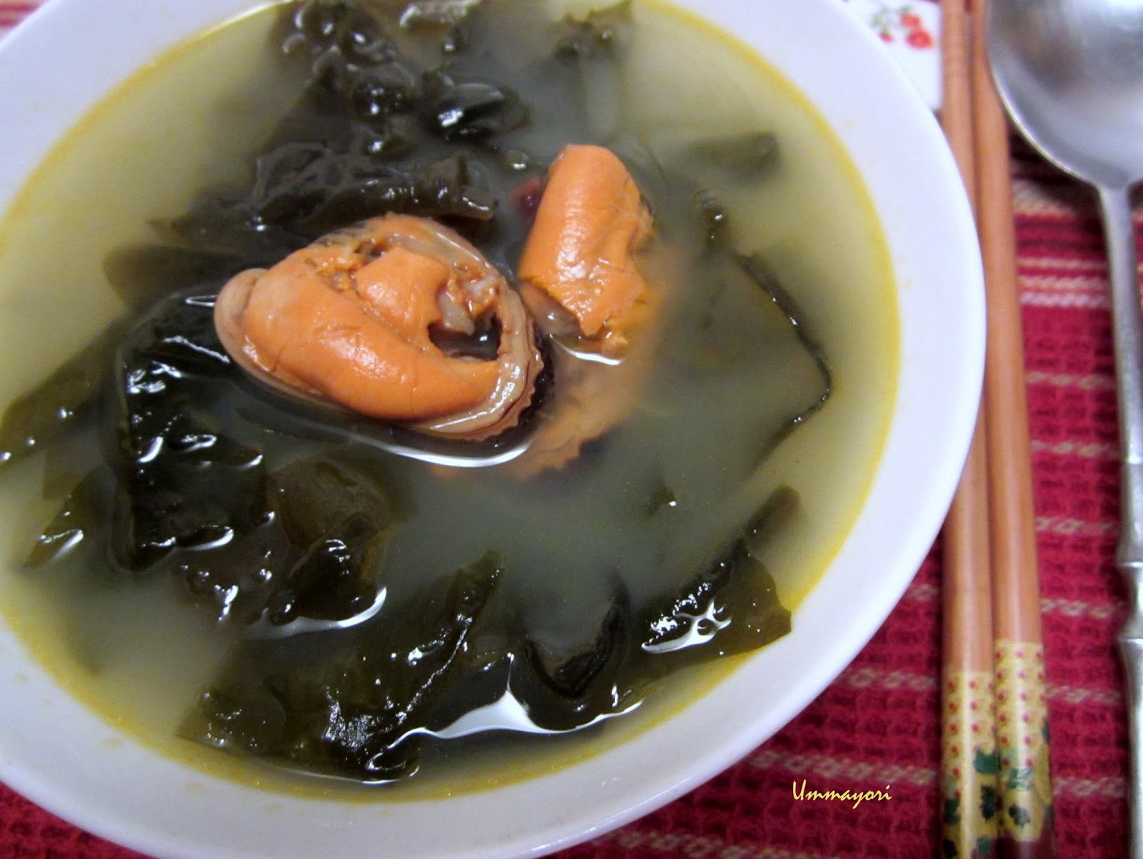 Seaweed Soup with Mussels