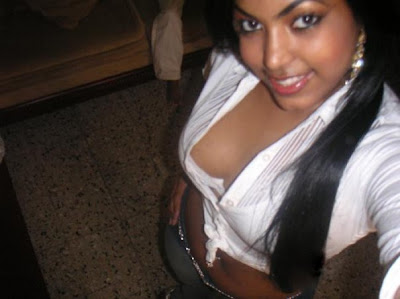 Sri Lankan Hot Lady Fiona Kodituwakku