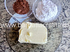Fursecuri de casa cu crema preparare reteta - amestecam untul cu cacao si zahar pudra