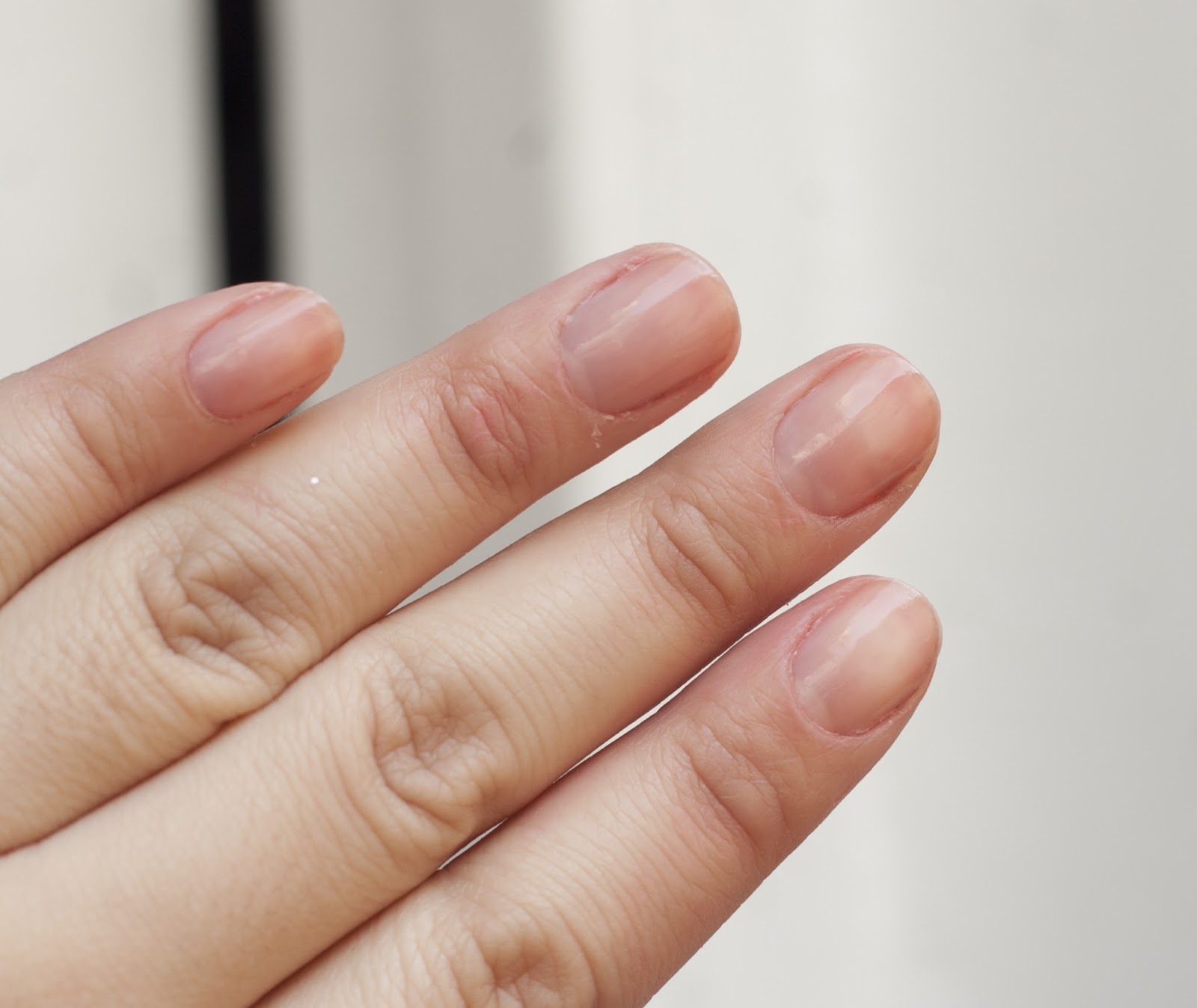 Hola Flo! Beauty and Lifestyle Blog I'm loving it Sally Hansen Hard