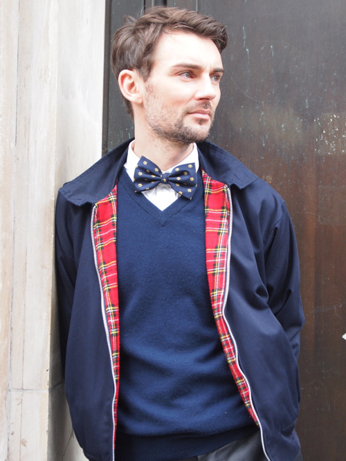 The Vneck Sweater with Bow Tie Trend / geeks fashion