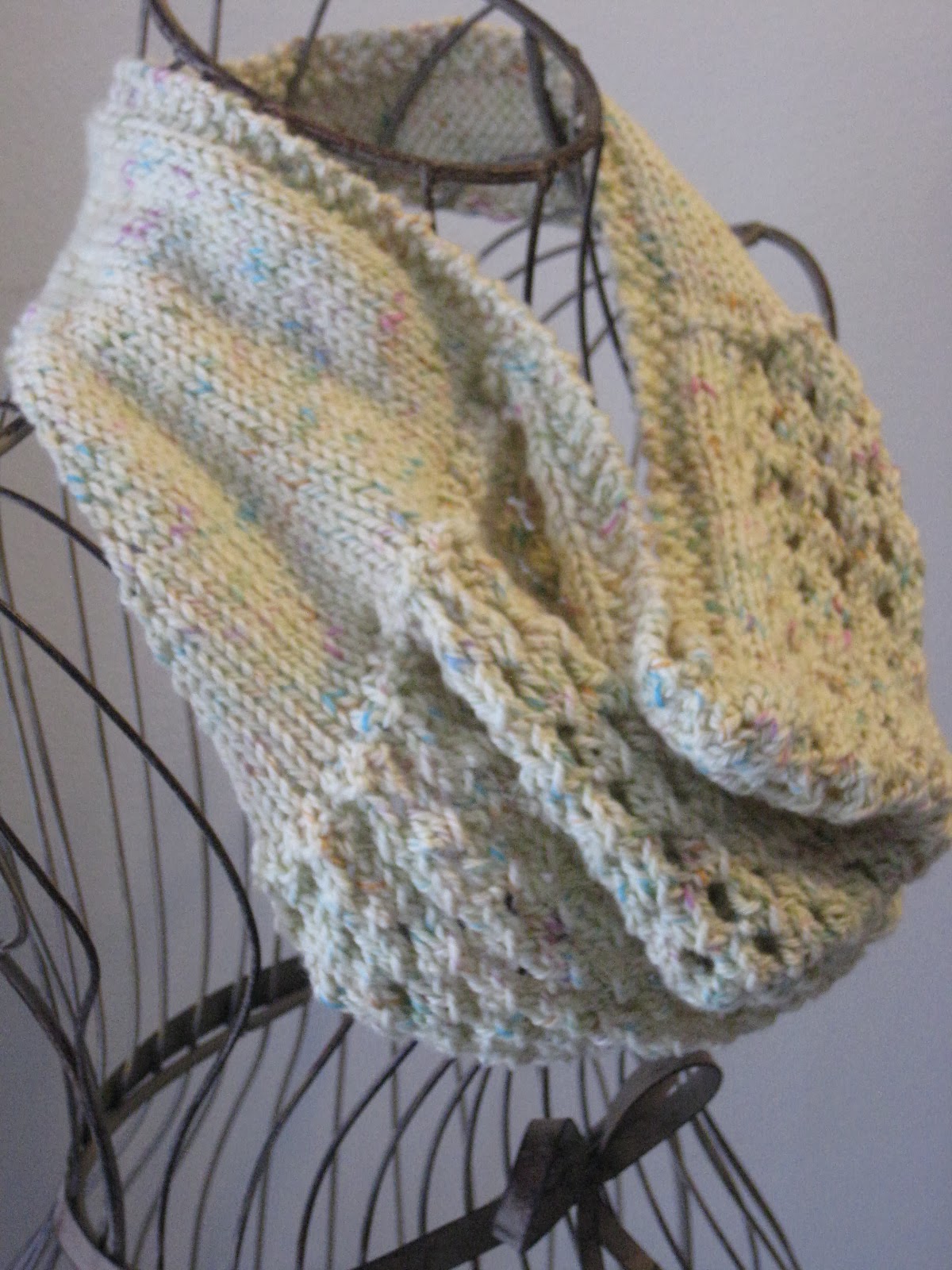 Balls to the Walls Knits: Cat's Eye Cowl