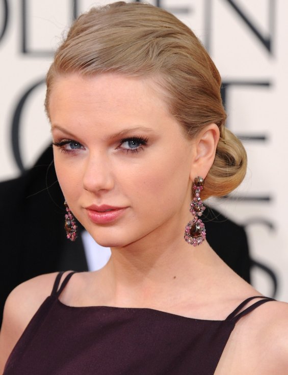 Taylor Swift Updo Hairstyle 2013 Golden Globes