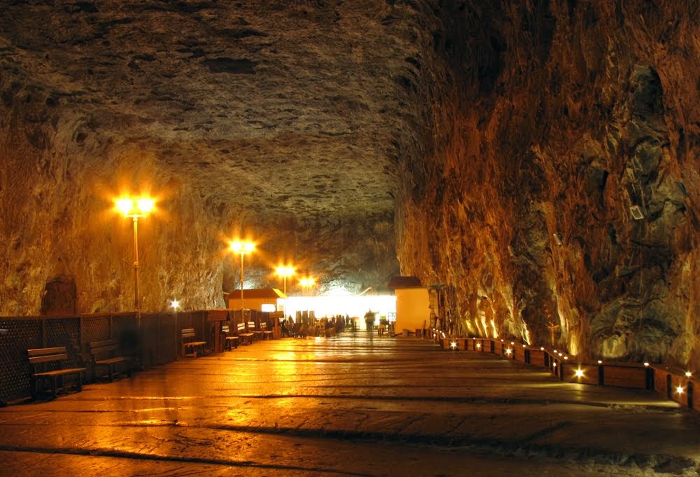 Amazing Romania PRAID SALT MINE