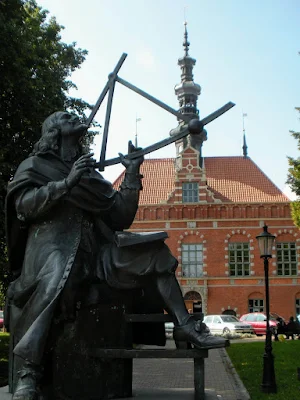 What to see in Tricity Poland: statue of Johannes Hevelius in Gdansk