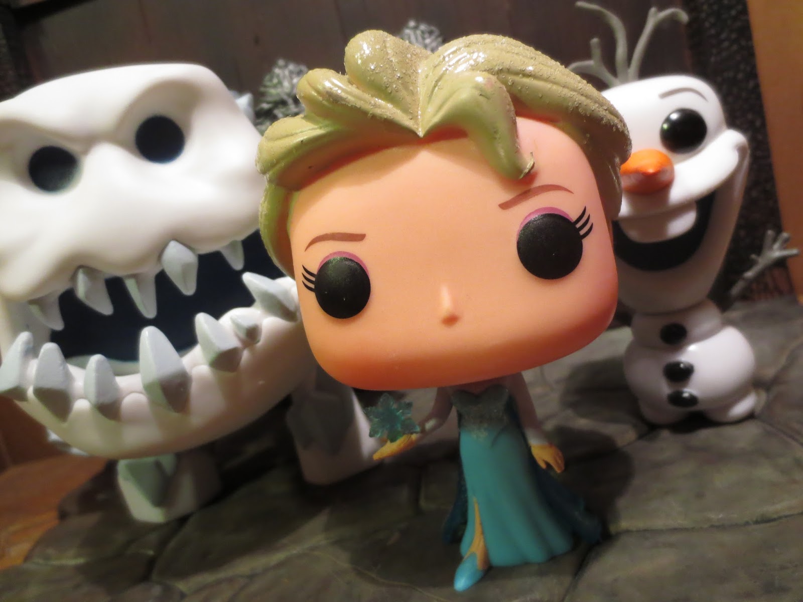 Grof Dodelijk paraplu Action Figure Barbecue: Action Figure Review: Elsa, Marshmallow, & Olaf  from Frozen from Pop! Disney by Funko