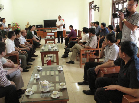 Bộ trưởng Trương Minh Tuấn thăm Đồn biên phòng Lũng Cú - Ảnh 2 Bo truong Truong Minh Tuan tham Don bien phong Lung Cu - Anh 2