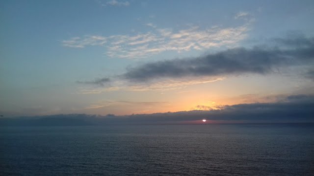 puesta de sol en el mar