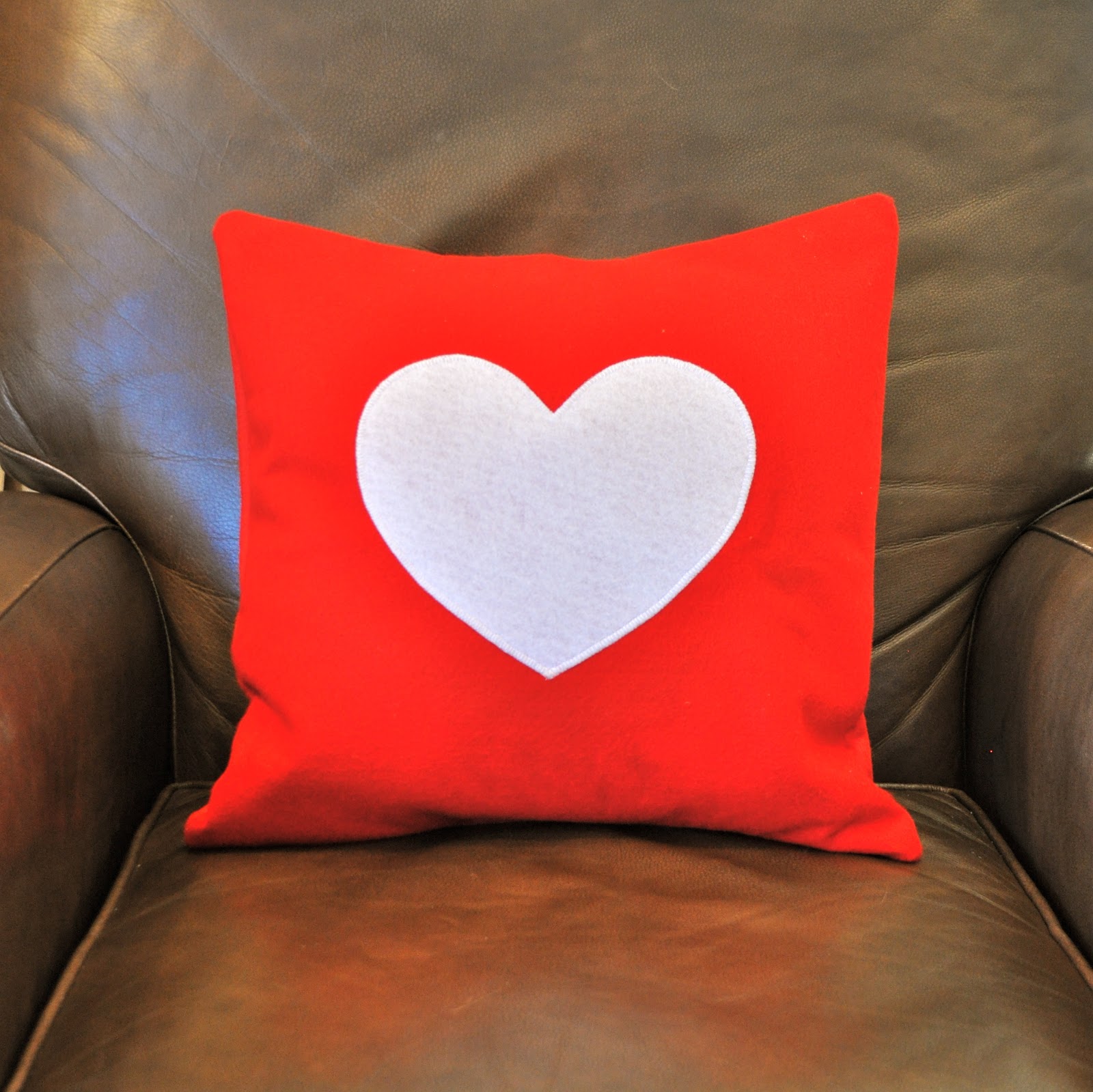 Valentine's Day Felt Heart Pillows Make Life Lovely