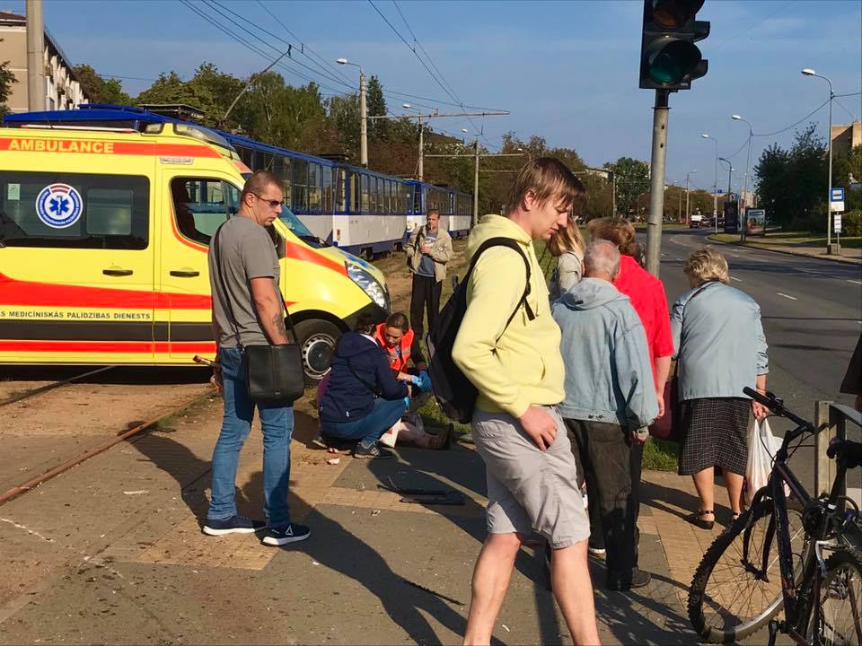 Pasažieru autobusa avārijā Rīgā cieta 2 cilvēki