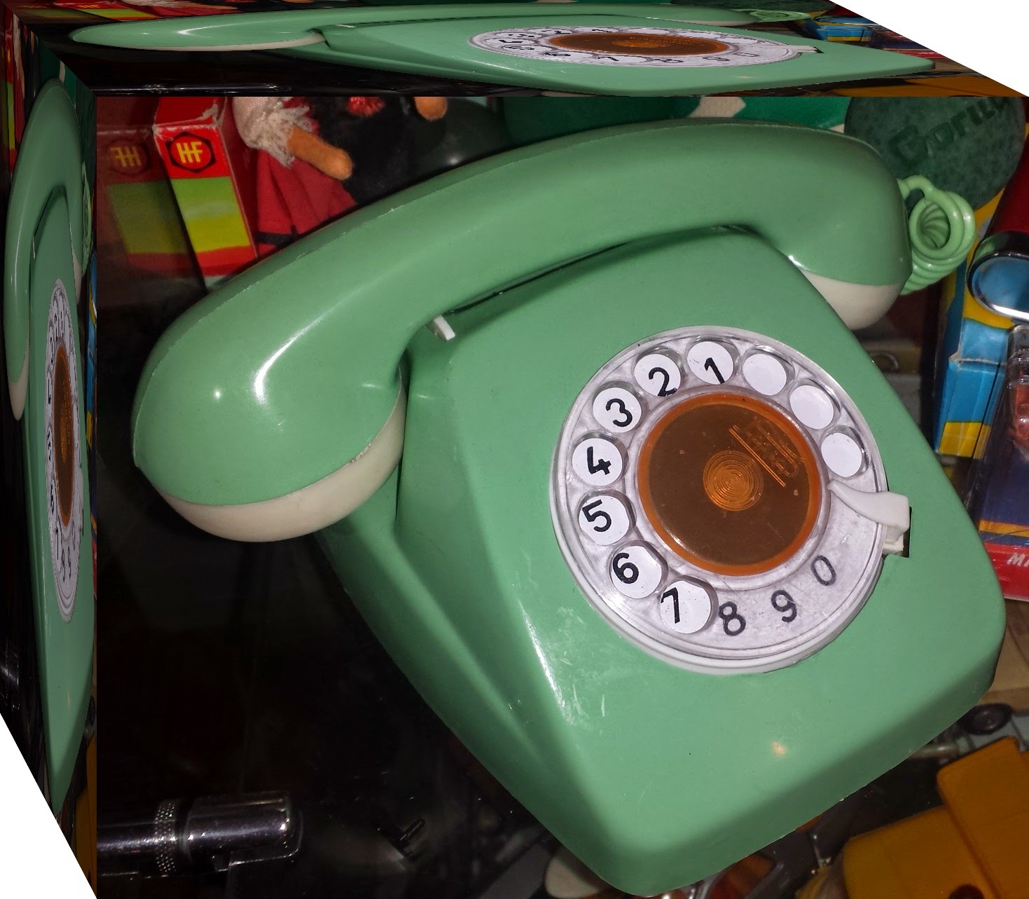 RIN TIN TIN Y JUGUETES ANTIGUOS TELEFONOS DE JUGUETE