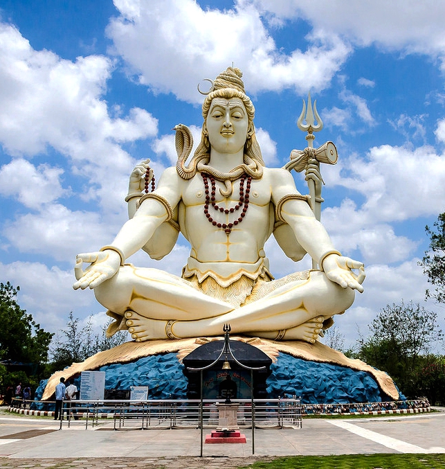 статуя шивы в индии. австрия вена theseus. статуя юпитера в эрмитаже. как называются статуи богов. известные памятники индуизма.