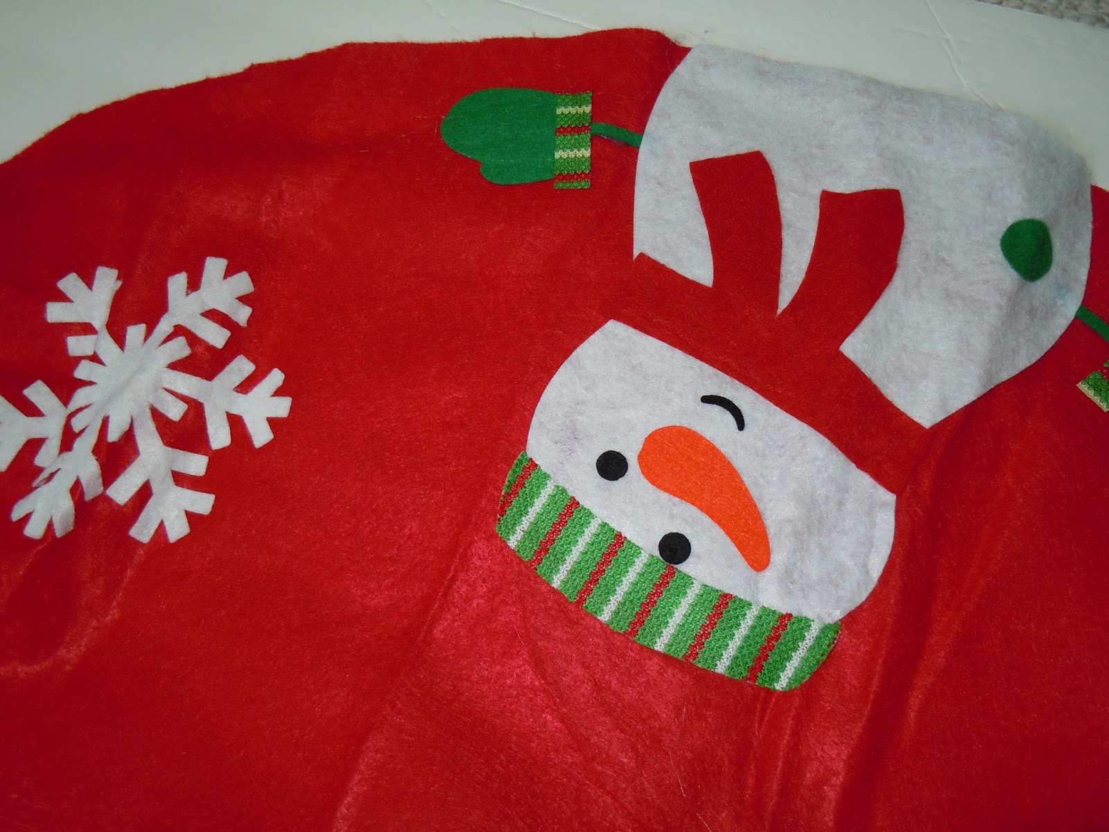 How Crochet an Edge on a Dollar Tree Christmas Tree Skirt