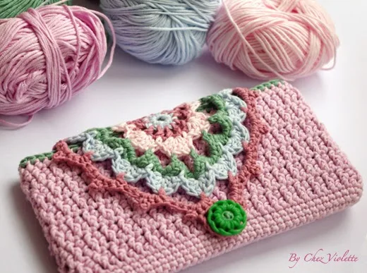 Tuto Etui de téléphone portable au crochet - Crochet Phone case DIY Pattern - Chez Violette