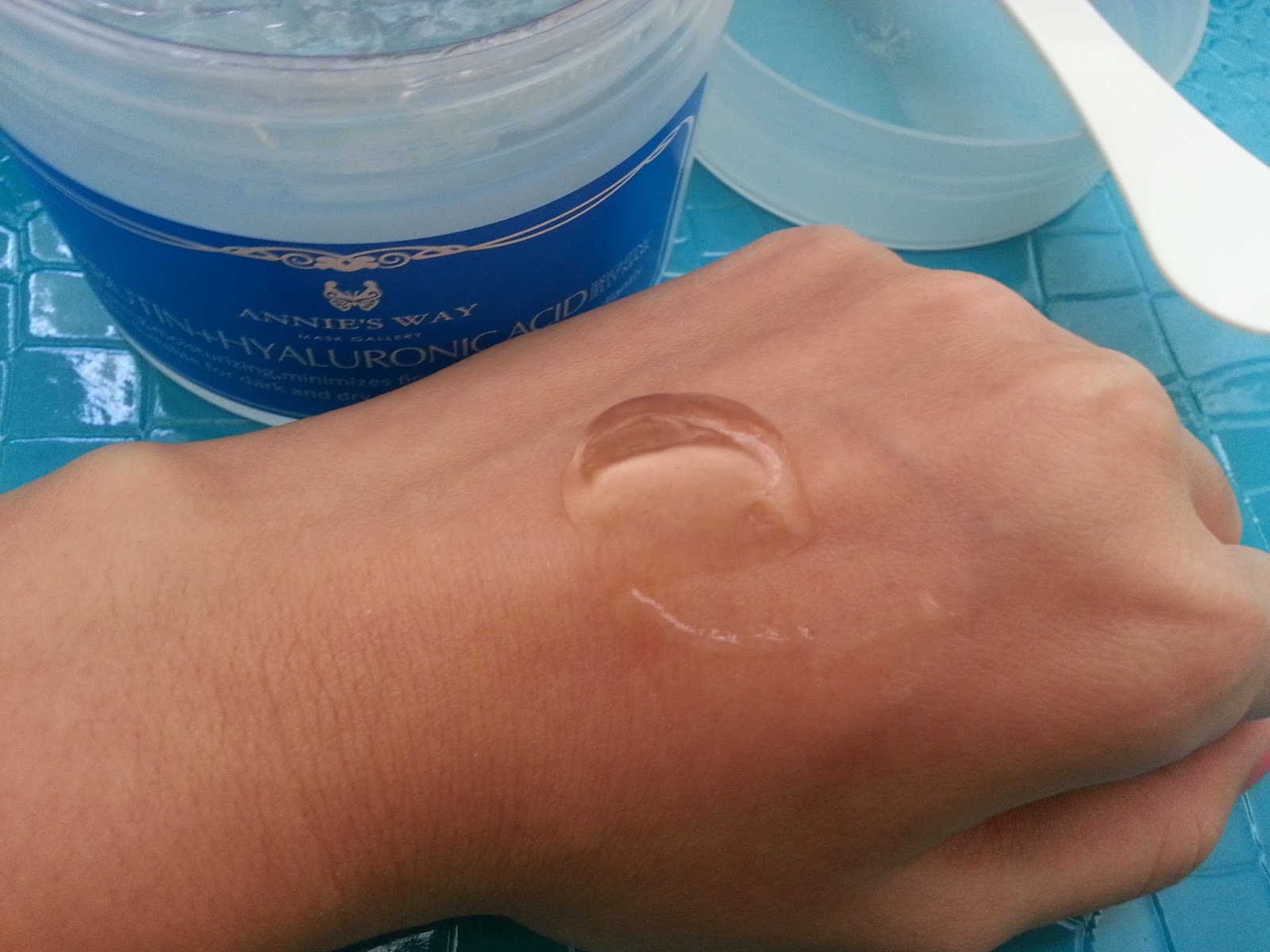 Annie's Way Arbutin + Hyaluronic Acid Brighting Jelly Mask Dreams to