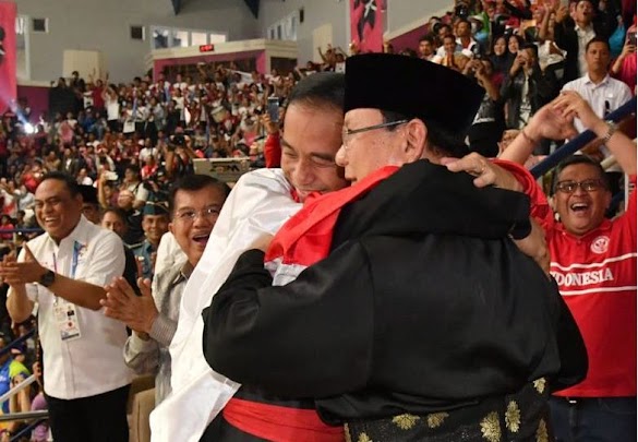 Ini Alasan Hanifan Peluk Jokowi-Prabowo Ini Alasan Hanifan Peluk Jokowi-Prabowo