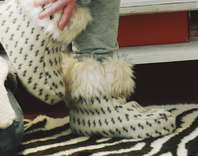 Joko pitäisi alkaa suunnitella joululahjoja? Villapaidasta tossut