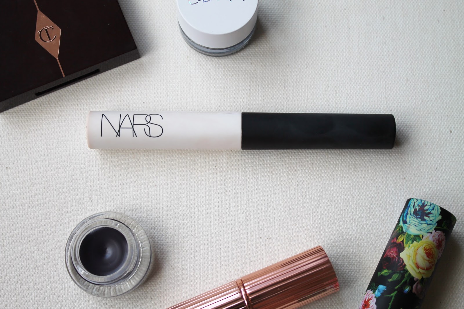 Eye primer for even the oiliest skin beekeyper