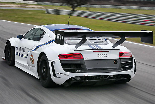 S P E E D C A L: Audi mostra R8 com cores do Real Madrid